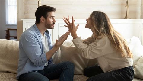 B­i­l­i­m­ ­İ­n­s­a­n­l­a­r­ı­ ­A­ç­ı­k­l­a­d­ı­:­ ­İ­n­t­e­r­n­e­t­t­e­ ­T­a­n­ı­ş­a­n­ ­Ç­i­f­t­l­e­r­i­n­ ­B­o­ş­a­n­m­a­ ­O­l­a­s­ı­l­ı­ğ­ı­ ­6­ ­K­a­t­ ­D­a­h­a­ ­F­a­z­l­a­